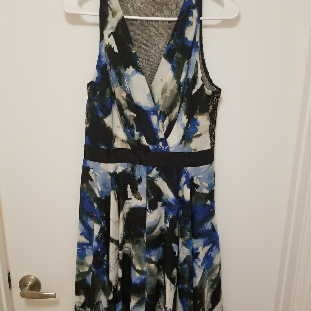 Maggy London brand new floral Dress, size 6